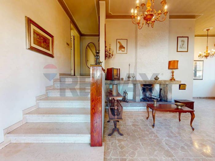 Casa con 6 locali in vendita in Camaiore Paese, Camaiore
