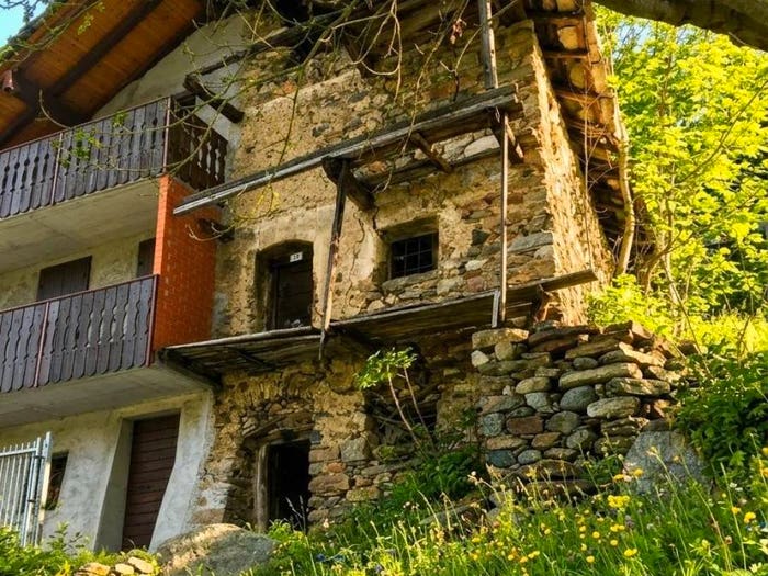 Casa quadrilocale in vendita in Frazione Fey Inferiore, Perloz