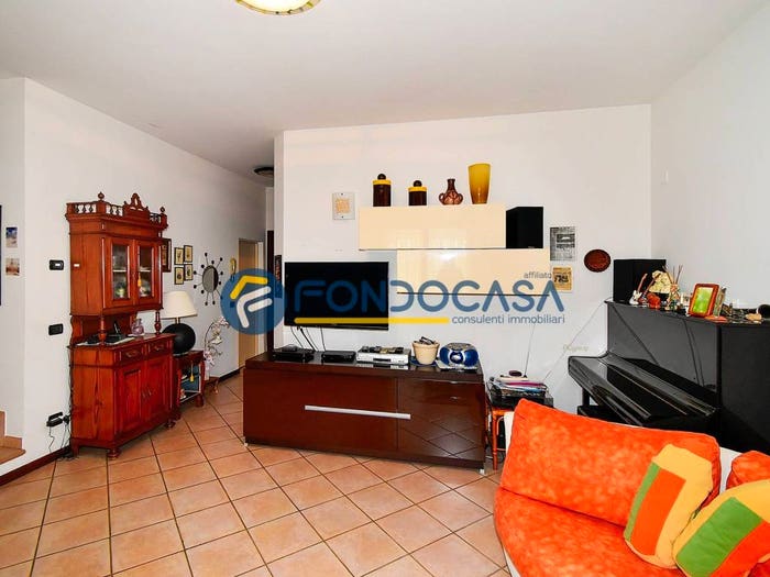 Casa quadrilocale in vendita in Via Sandro Pertini, Muzza Sant'Angelo, Cornegliano Laudense