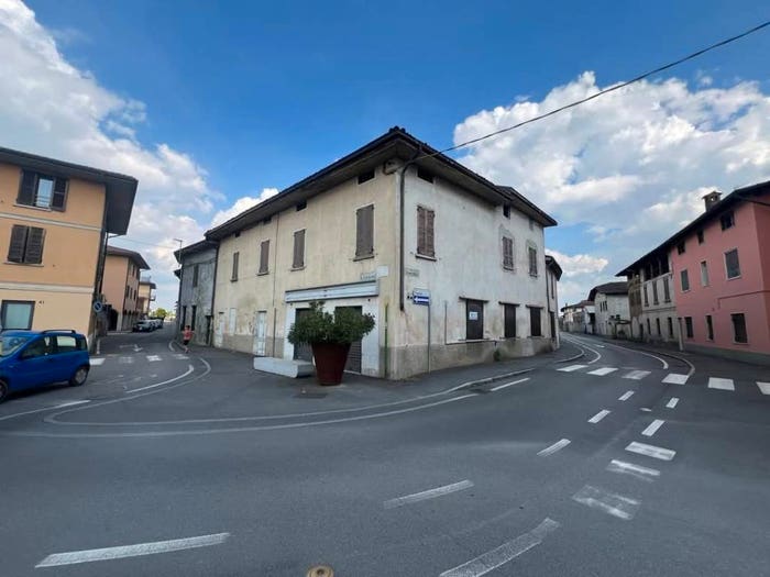 Casa quadrilocale in vendita in Via Bartolomeo Colleoni, Centro, Covo