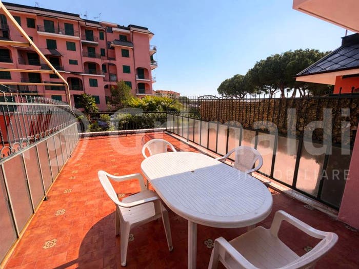 Appartamento trilocale in vendita in Via Cavour B, Marina Di Andora, Andora