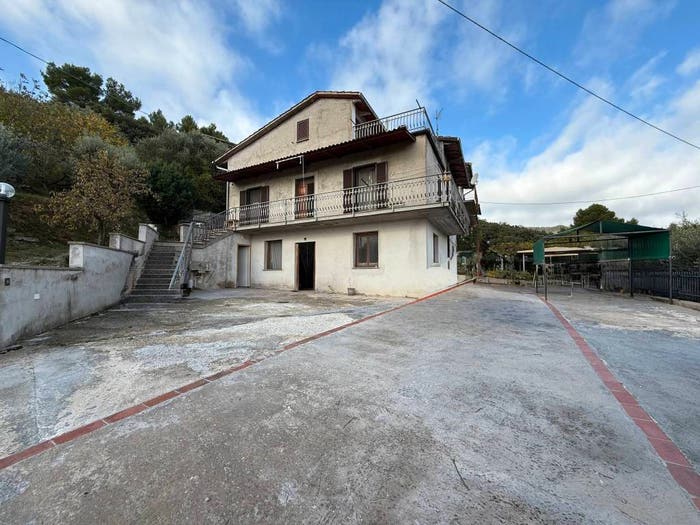 Casa con 5 locali in vendita in Strada Amerina, Narni