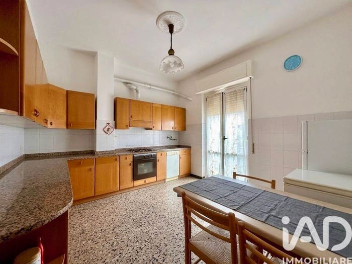 Appartamento con 6 locali in vendita in Via Argine Sinistro, Castelvecchio, Imperia
