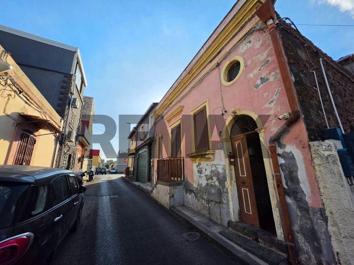 Casa quadrilocale in vendita in via aspromonte, Cibali, Catania