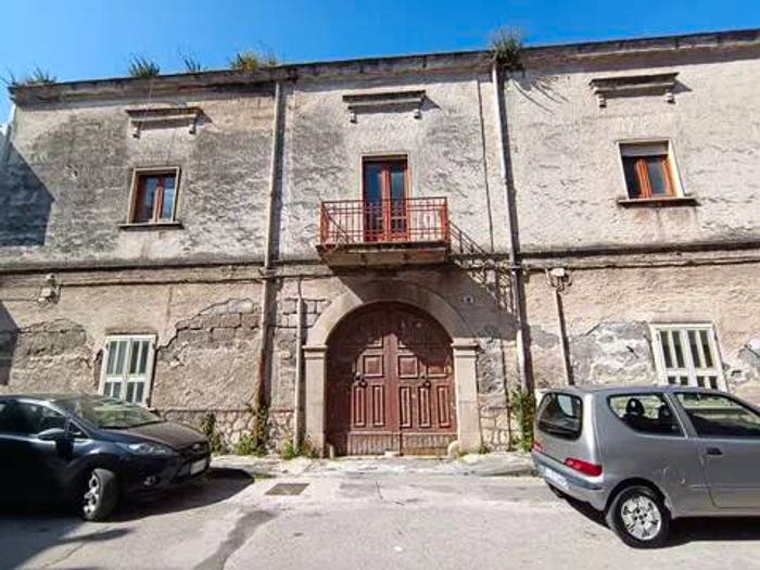 Casa con 5 locali in vendita in Via Guglielmo Oberdan No Number, Mondragone