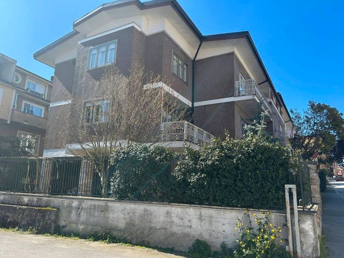 Appartamento con 6 locali in vendita in Corso Giuseppe Garibaldi, Centro, Isernia