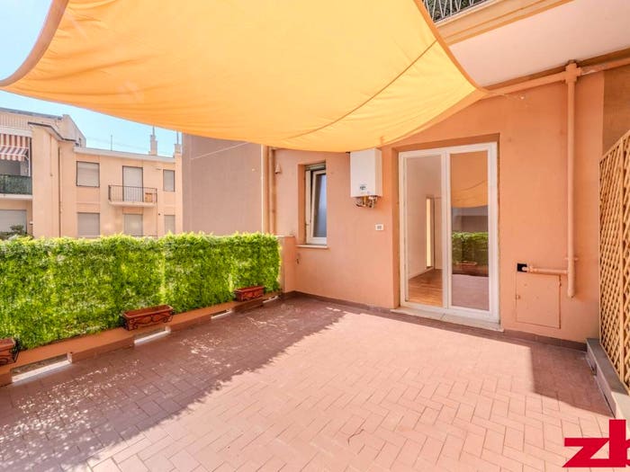 Appartamento con 6 locali in vendita in Robino, Marassi, Genova