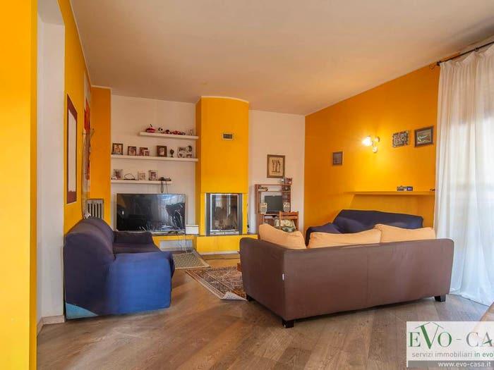 Appartamento quadrilocale in vendita in Via Sardegna, Centro, Magnago