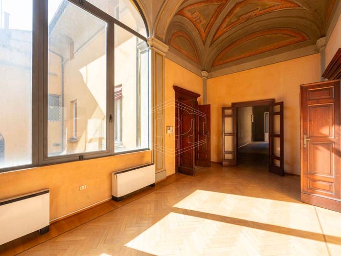Appartamento con 5 locali in vendita in Strada Maggiore, Santo Stefano, Bologna