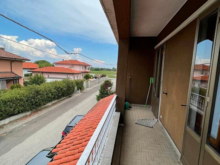 Appartamento trilocale in vendita in Corso Aprile, Centro, Arluno