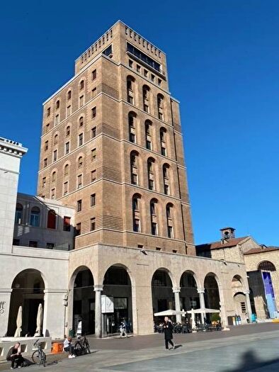 Appartamento con 5 locali in vendita in piazza vittoria, Loggia Garibaldi, Brescia