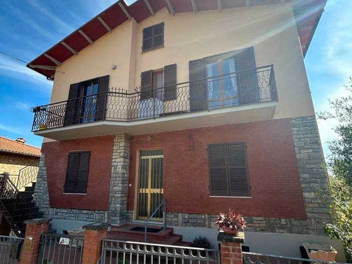 Casa con 6 locali in vendita in Via Del Lago, Casalini, Panicale