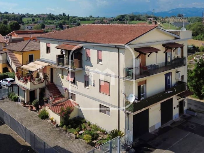 Appartamento trilocale in vendita in Via Toscana, Centro, Artena