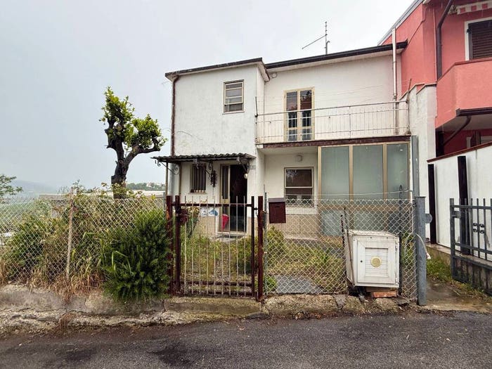 Casa quadrilocale in vendita in Via Ca' Passino, Montescudo Montecolombo