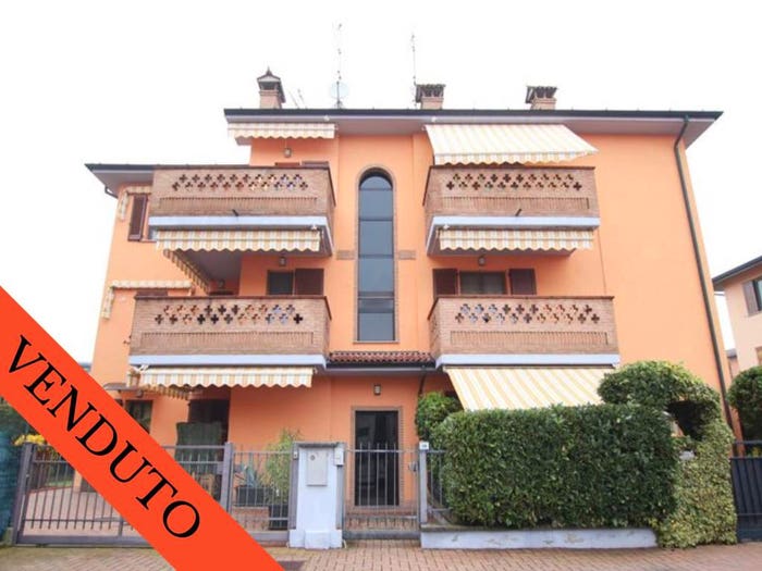 Appartamento trilocale in vendita in Via Palmiro Togliatti, Centro, Massalengo
