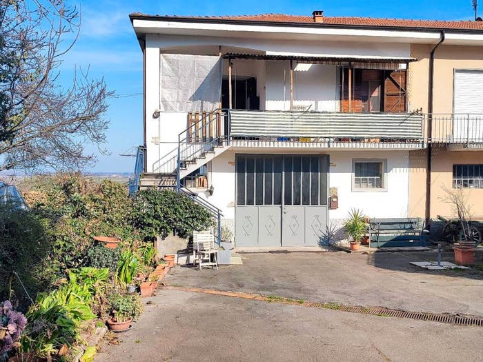 Casa trilocale in vendita in Via Provinciale Barge, Centro, Envie