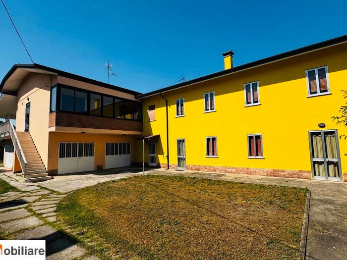 Casa con 6 locali in vendita in Via Pier Domenico Frattini, Centro, Legnago