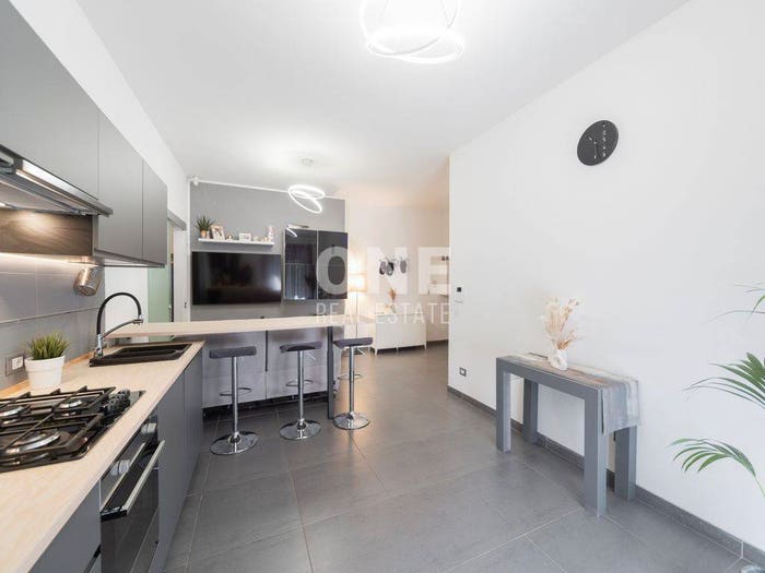 Appartamento trilocale in vendita in Via Antonio Canova, Via Lecco Via Bergamo, Monza