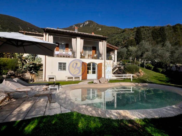 Casa con 6 locali in vendita in Via da Montebello a Camaiore, Camaiore Paese, Camaiore