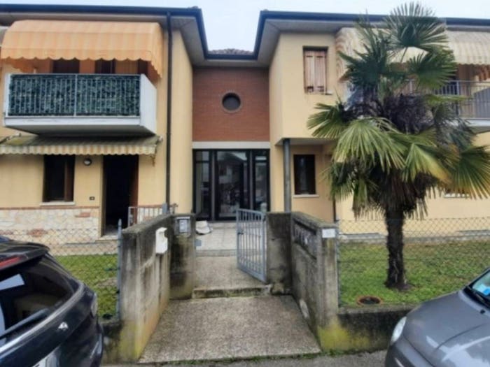 Appartamento trilocale in vendita in Via Lino Cappellaro, Centro, Longare
