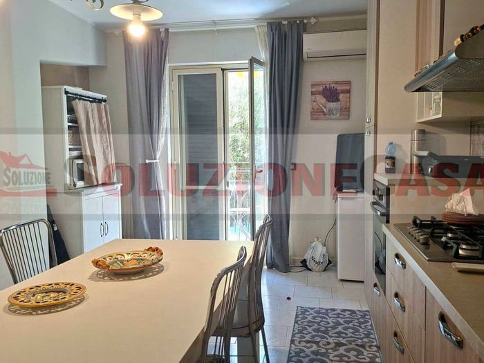 Appartamento trilocale in vendita in Via Stradella Catania, Centro, Santa Teresa di Riva