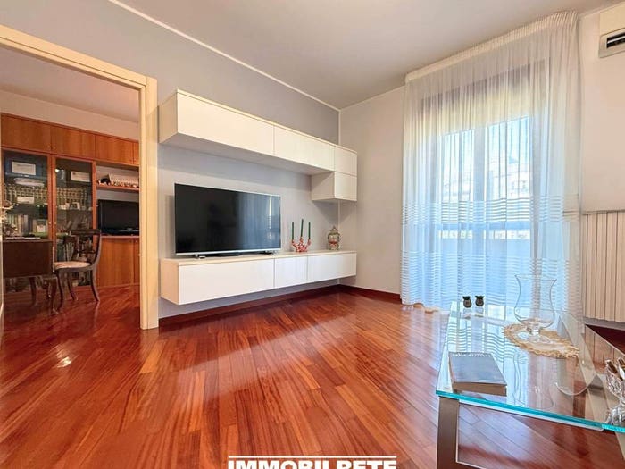 Appartamento con 5 locali in vendita in Via Cicerone, Centro, Matera