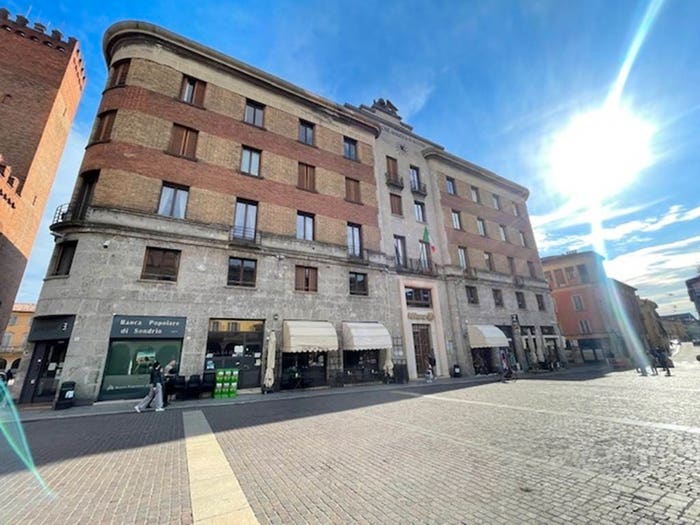 Appartamento bilocale in vendita in Piazza Antonio Stradivari, Centro, Cremona