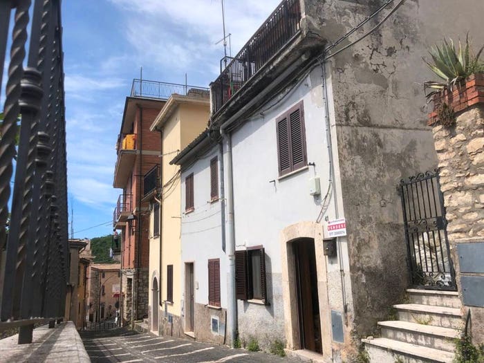 Casa trilocale in vendita in Via San Luca, Guarcino