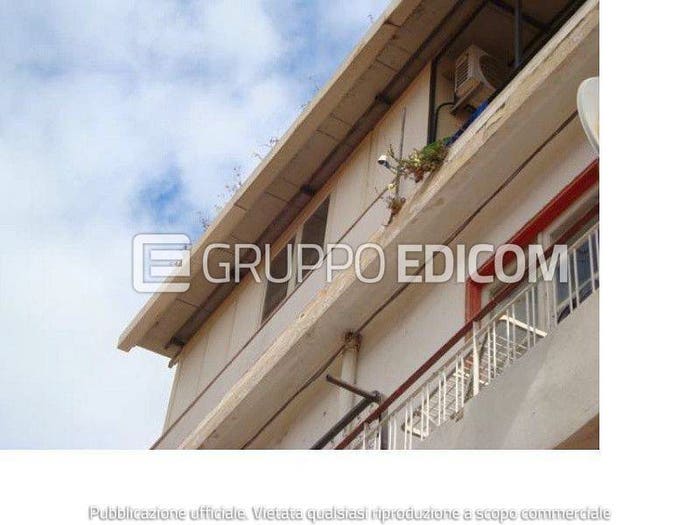 Appartamento con 6 locali in vendita in Via C rione Valle degli Angeli, Provinciale, Messina