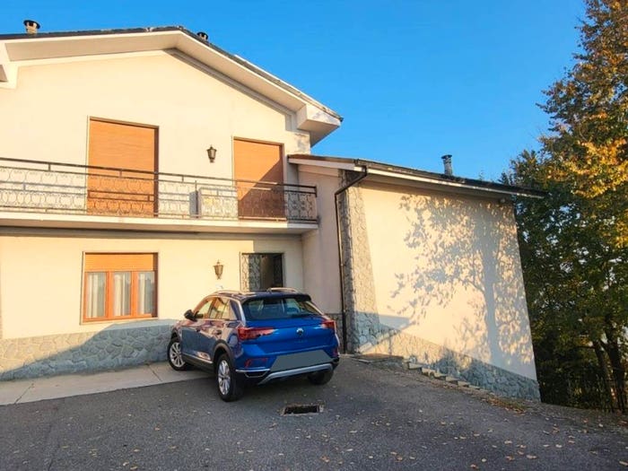 Casa con 6 locali in vendita in Via Capoluogo, Santo Stefano Roero