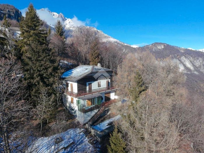 Casa con 6 locali in vendita in Via Piani Resinelli, Ballabio