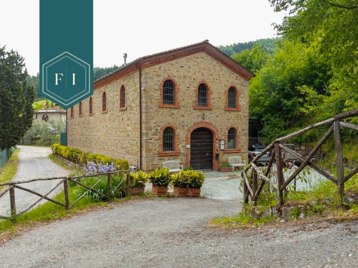 Casa con 6 locali in vendita in Via Campagna, Dicomano