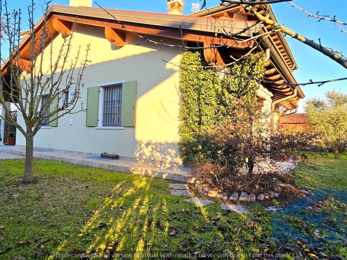 Casa trilocale in vendita in Via Dolci, Dolci, Peschiera del Garda