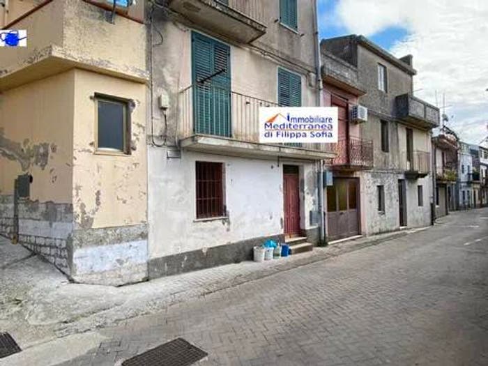 Casa quadrilocale in vendita in Via Umberto I No Number, Monforte San Giorgio