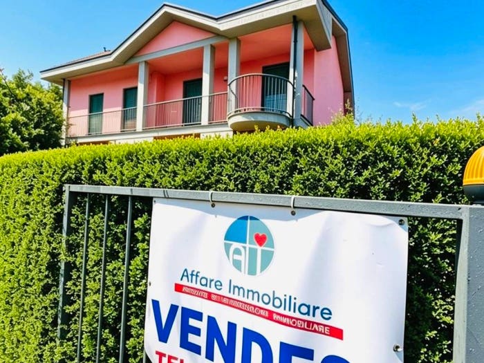 Casa con 5 locali in vendita in Via Fontana, Verzate Fumo, Torricella Verzate