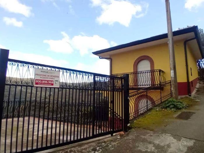 Casa bilocale in vendita in via Santa Margherita, Ucria