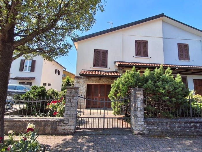 Casa quadrilocale in vendita in Via Quinta Villaggio Badia, Solferino Diaz, Brescia