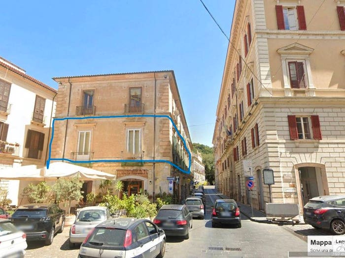 Appartamento con 6 locali in vendita in Corso Bernardino Telesio, Centro Storico, Cosenza