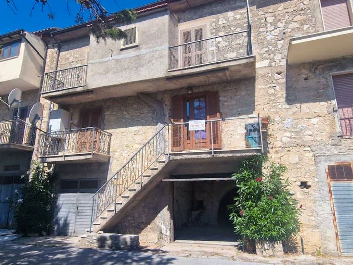 Appartamento quadrilocale in vendita in via del mattatoio, Centro, Casaprota