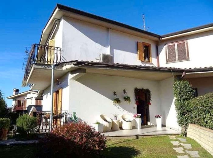 Appartamento con 5 locali in vendita in Via Santa Croce A, Centro, Mentana