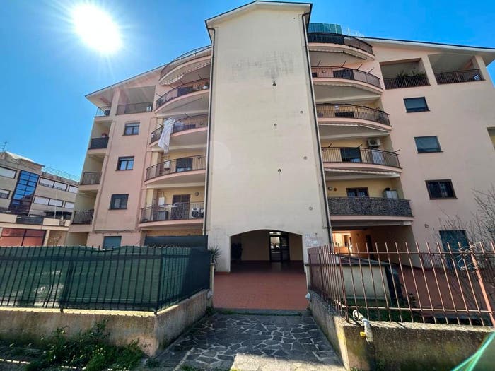 Appartamento trilocale in vendita in Via dei Calafati, Orte