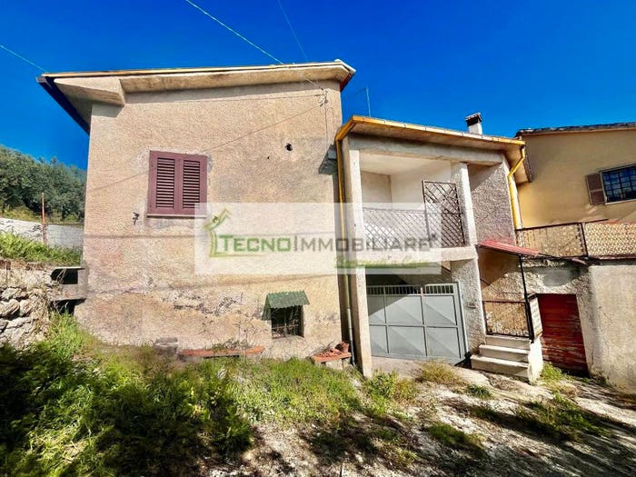 Casa in vendita in Via Colletronco, San Giovanni Incarico