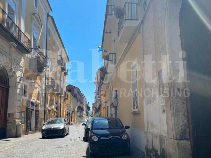 Appartamento con 5 locali in vendita in Corso Gran Priorato Di Malta, Centro, Capua