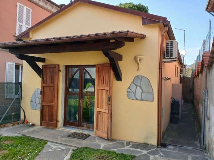 Casa trilocale in vendita in Centro, Massa
