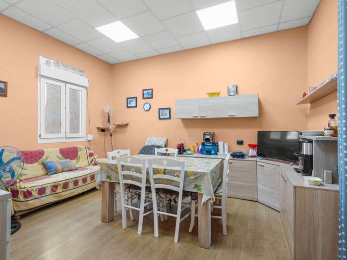 Appartamento con 5 locali in vendita in Via B Mazzarella, Centro, Galatone
