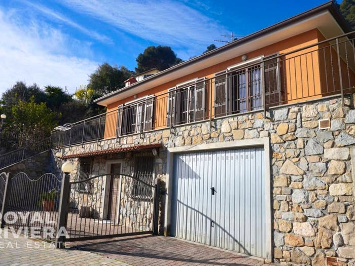 Casa con 6 locali in vendita in Corso della Repubblica, Camporosso