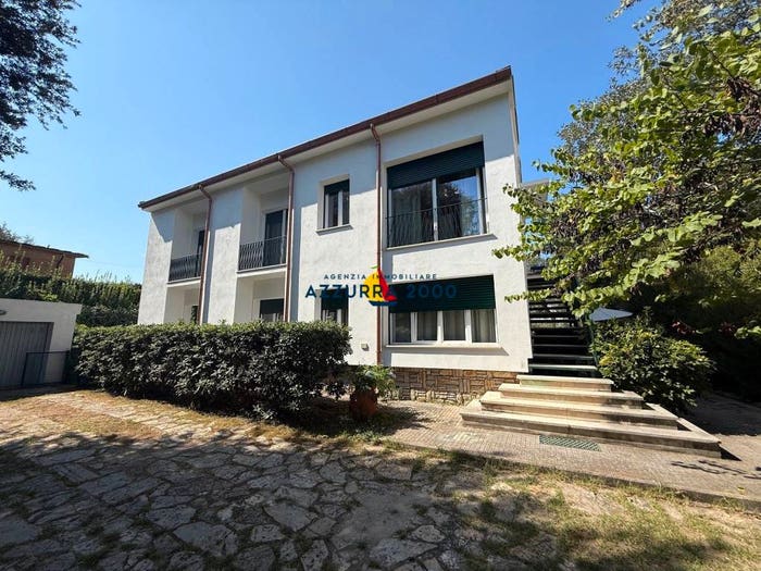 Casa con 6 locali in vendita in Via delle Salvie, Tirrenia, Pisa
