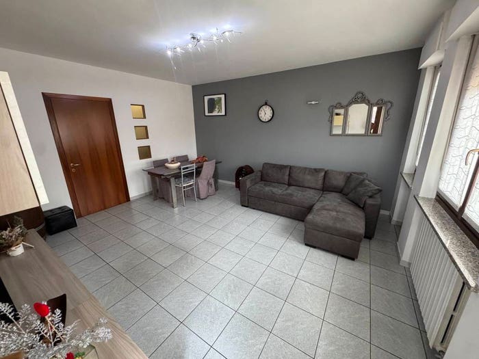 Appartamento quadrilocale in vendita in Via Alba, Baraccone, Castagnito