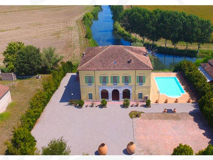 Casa con 6 locali in vendita in Goito