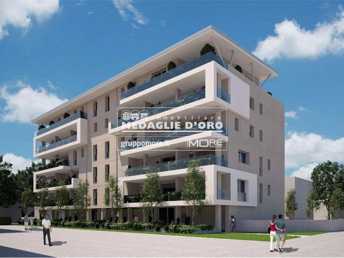 Appartamento quadrilocale in vendita in Viale Buon Pastore, Buon Pastore Parco Amendola, Modena